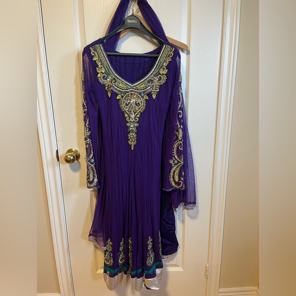 Elegant Purple Indian 2 Piece Outfit (salwar kameez, tunic and pants)